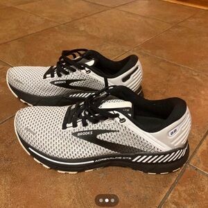 Brooks Adrenaline GTS Women’s Black and White Running Shoes